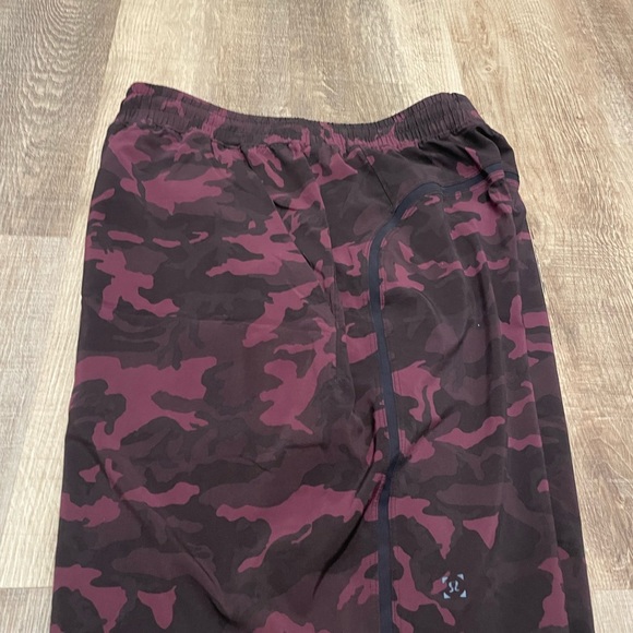 Mens Lululemon Pace Breaker shorts incognito camo red multi size medium - Picture 5 of 8